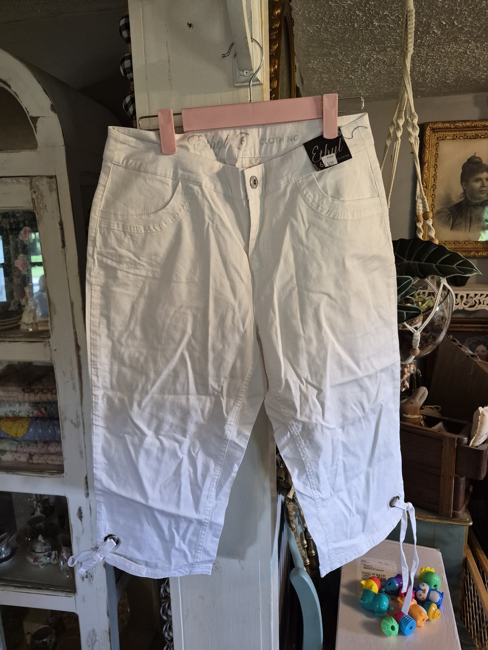 Ethyl white capri pants featuring distinct drawstringWhite Women's Capri Shorts